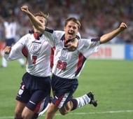 English forward Michael Owen jubilates with team-m